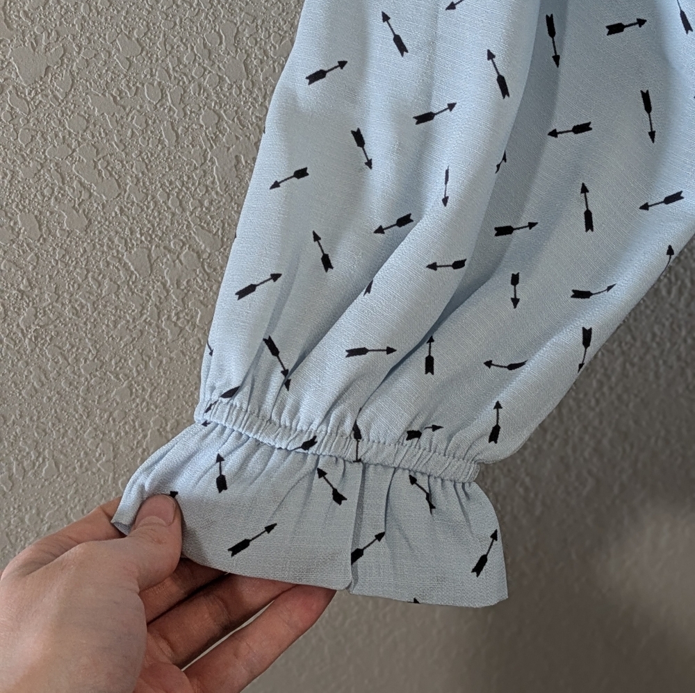 Light Blue Arrow Patterned Top - Picture 3 of 4